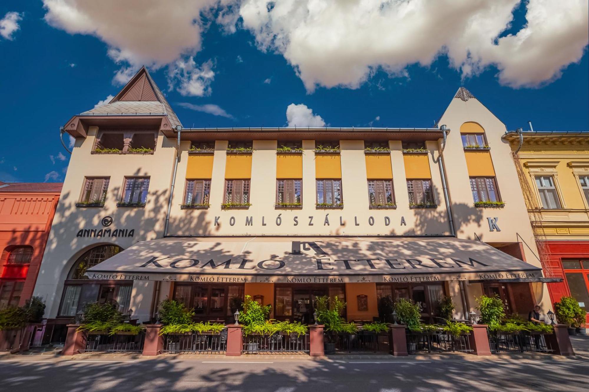 Komlo Hotel Gyula Esterno foto