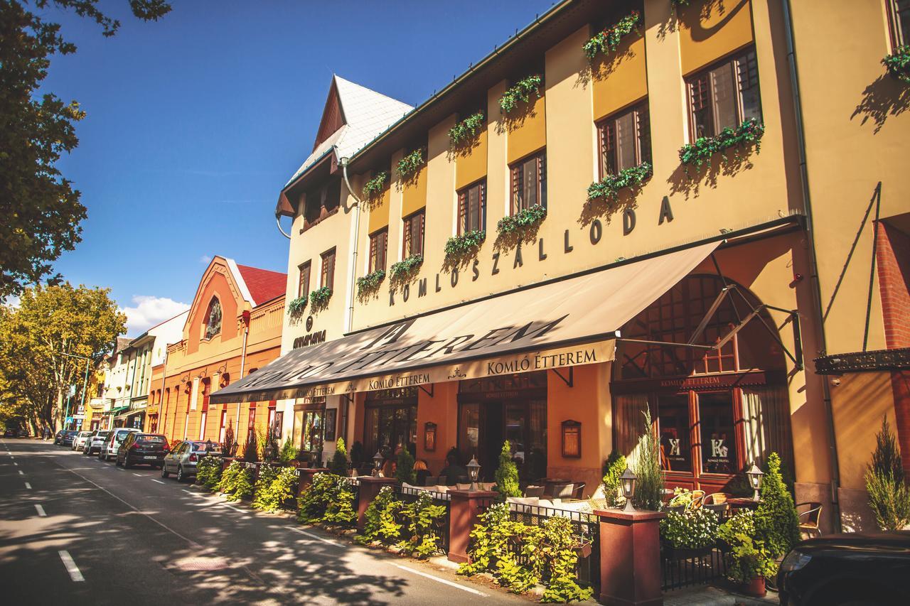 Komlo Hotel Gyula Esterno foto